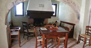 Soggiorno in legno albergo Robur Marsorum